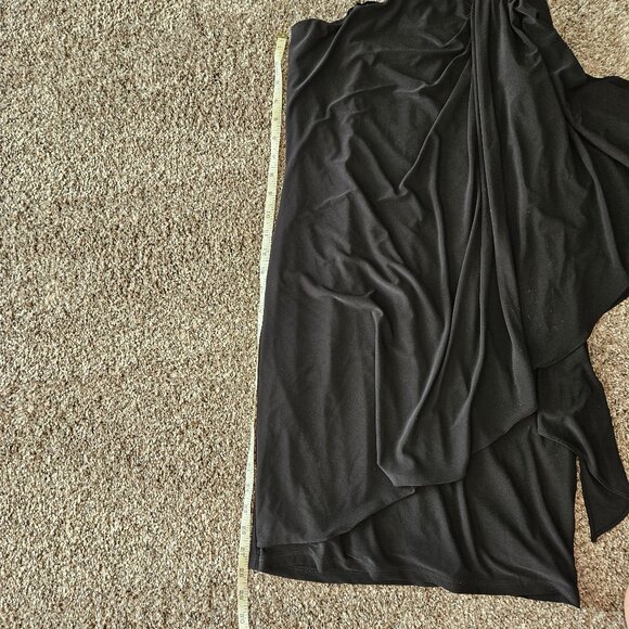 Le Chateau One-Shoulder Black Dress - Picture 4 of 9